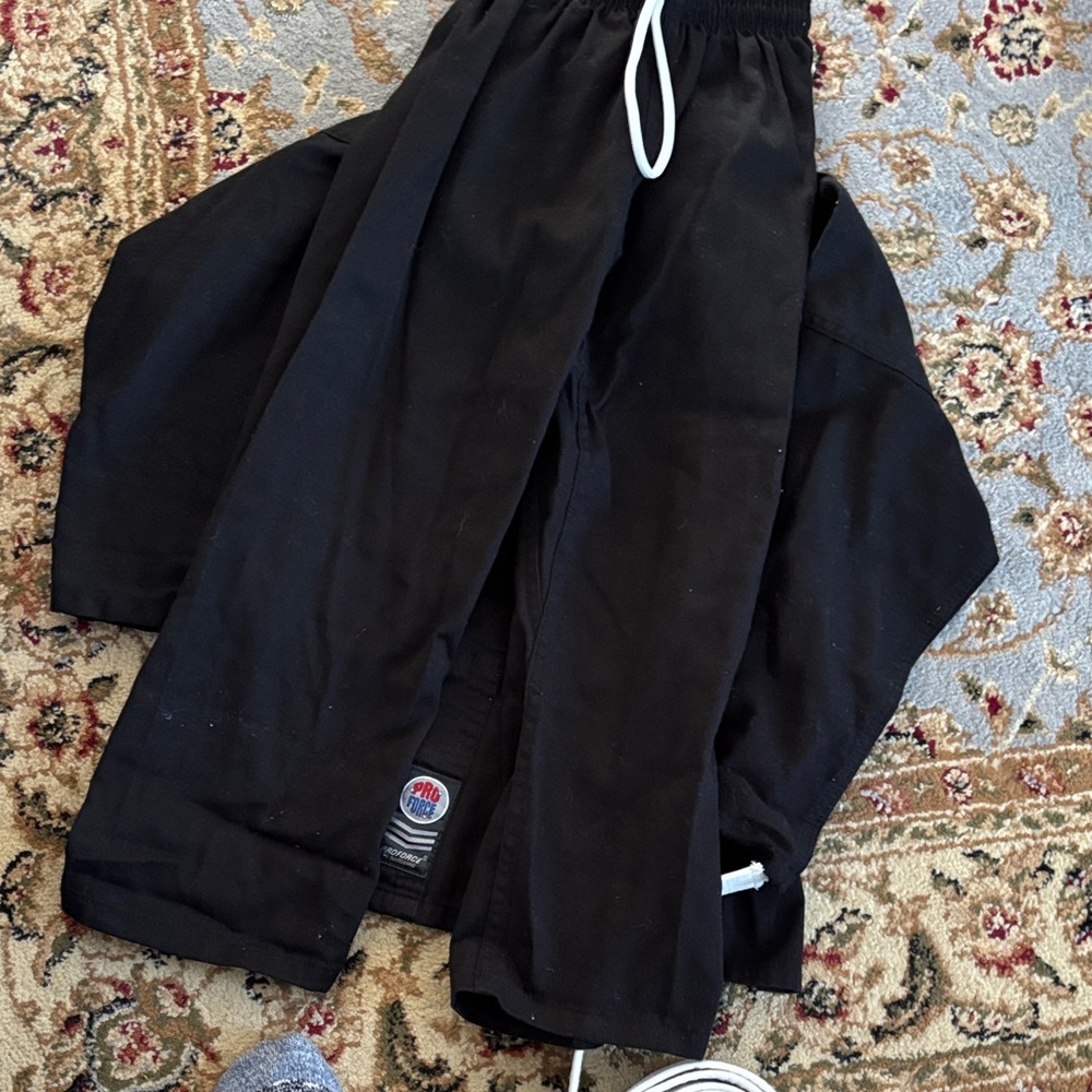 Black Karate Gi with White Belt - Picture 4 of 5